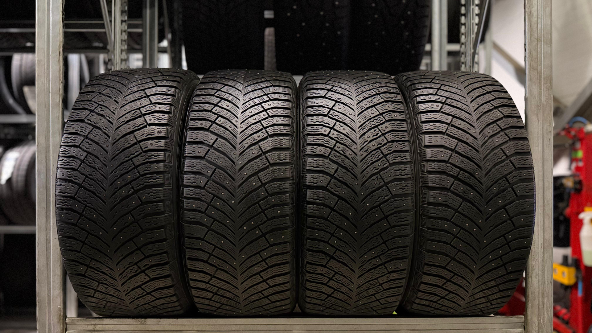 Michelin X-Ice North 4 255/40R20 101H Naast