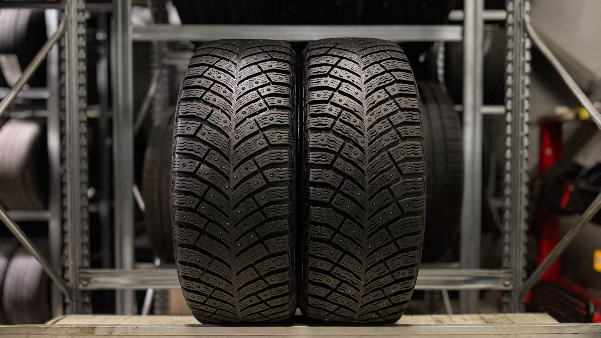 Michelin X-Ice North 4 195/65R15 95T Naast