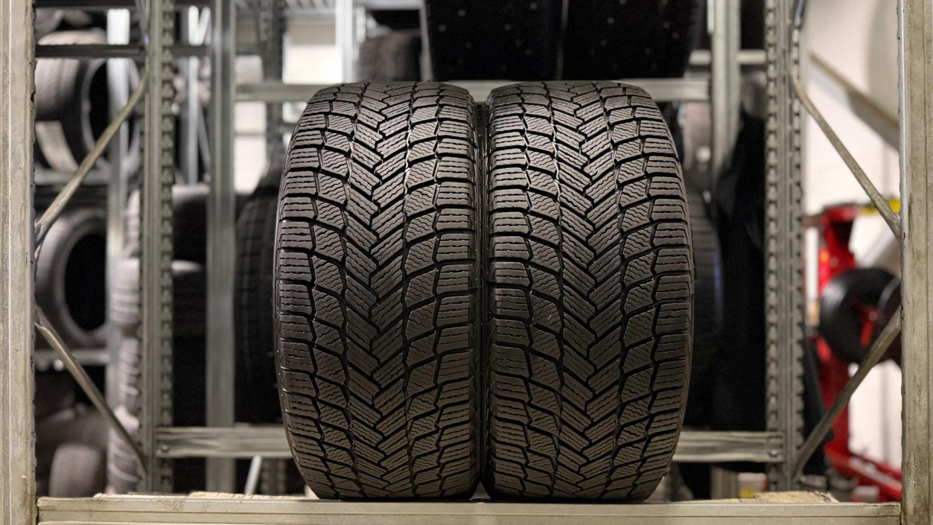 Michelin X-ICE SNOW 235/40R19 96 H Ламельные шины