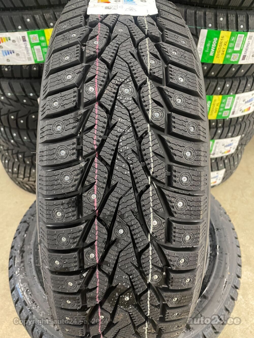 Sonix XP77 225/65R17 106 T Шипованные шины