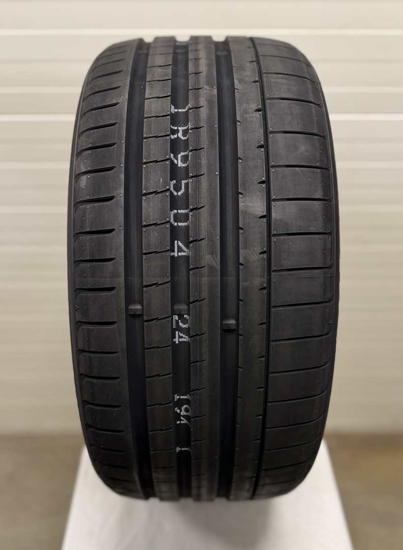 Yokohama ADVAN Sport V107 275/35R22 104 Y RPB
