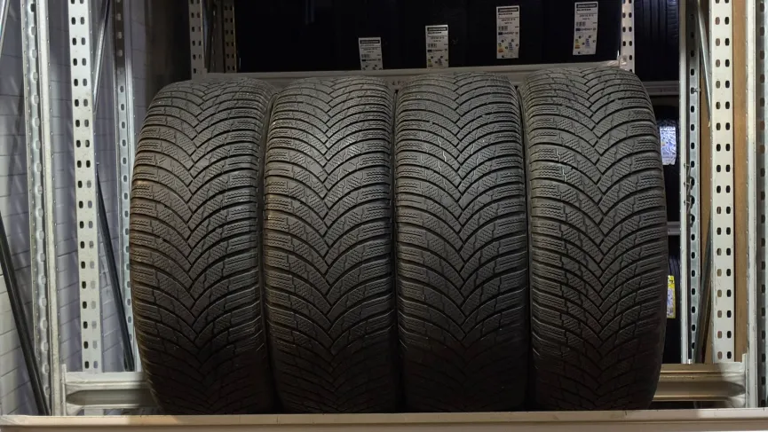 Firestone Winterhawk 4 235/55 R18